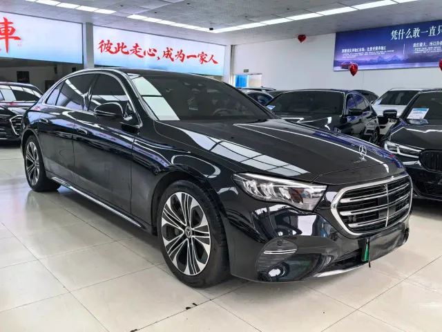 Mercedes-Benz E-Class — Фото автомобиля 2