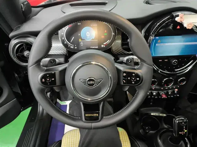 MINI Hatch — Фото автомобиля 5
