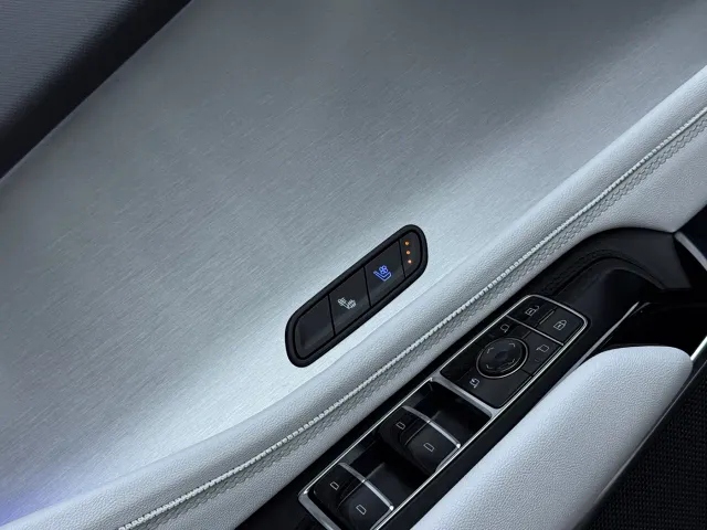 Cadillac Cadillac GT4 2023 25T Luxury Edition — Фото автомобиля 12