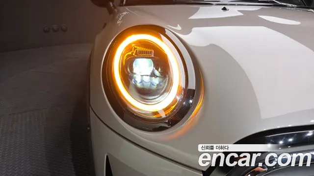 Mini Cooper Cooper Classic Plus Launch Pack — Фото автомобиля 19