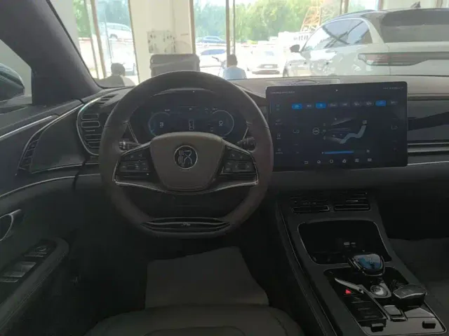 BYD Han — Фото автомобиля 10