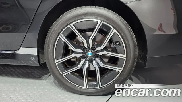 BMW 7-Series — Фото автомобиля 21