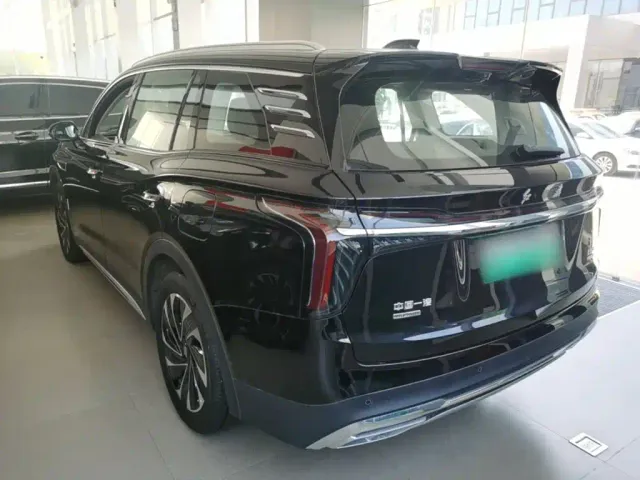 Hongqi HS7 PHEV — Фото автомобиля 4
