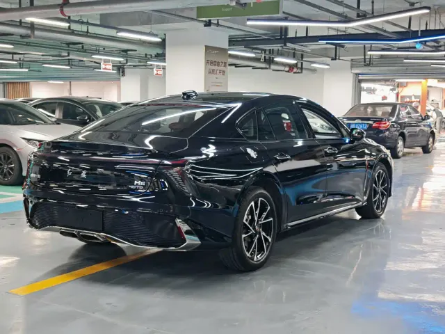 Hongqi H6 — Фото автомобиля 16
