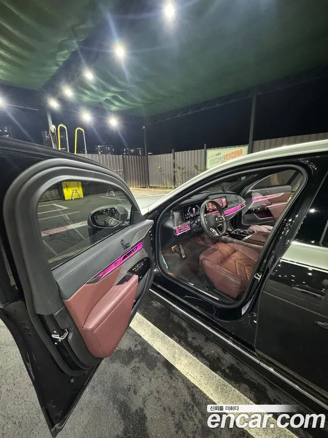 BMW 7 Series G70 — Фото автомобиля 13