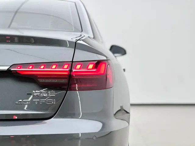 Audi A4L — Фото автомобиля 12
