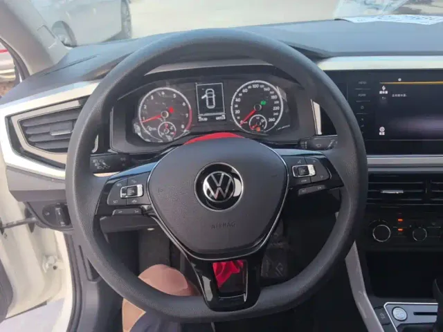 Volkswagen Polo — Фото автомобиля 10