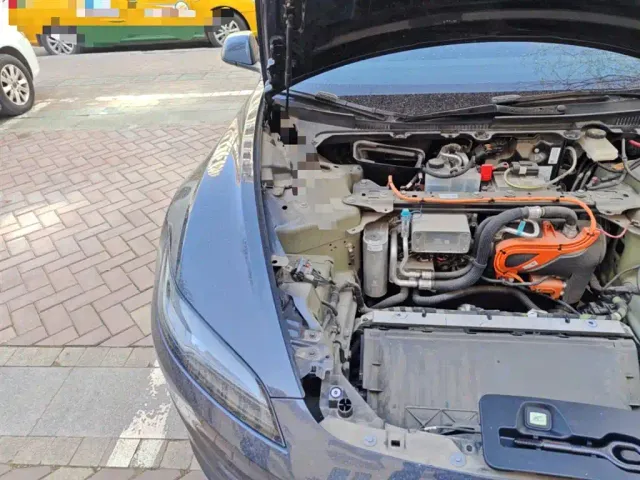 Tesla Model 3 — Фото автомобиля 20