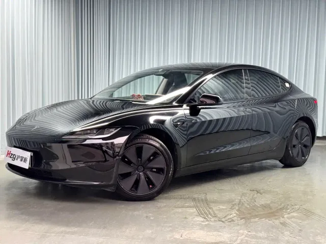 Фотография автомобиля — Tesla Model 3