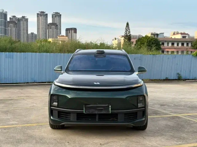 Li Auto L9 — Фото автомобиля 2