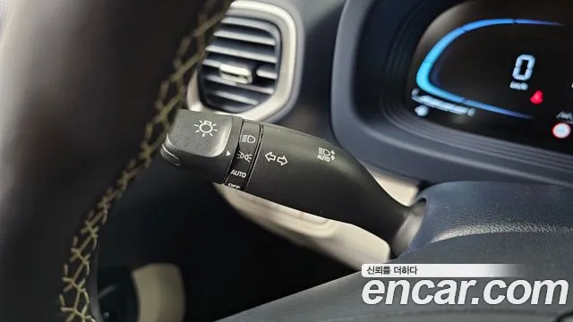 Hyundai Venue — Фото автомобиля 27