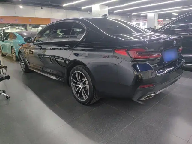 BMW 5 Series — Фото автомобиля 4