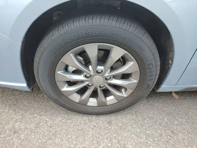 Geely Geometry G6 — Фото автомобиля 22