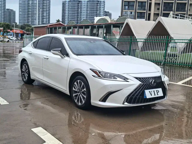 Lexus ES — Фото автомобиля 4