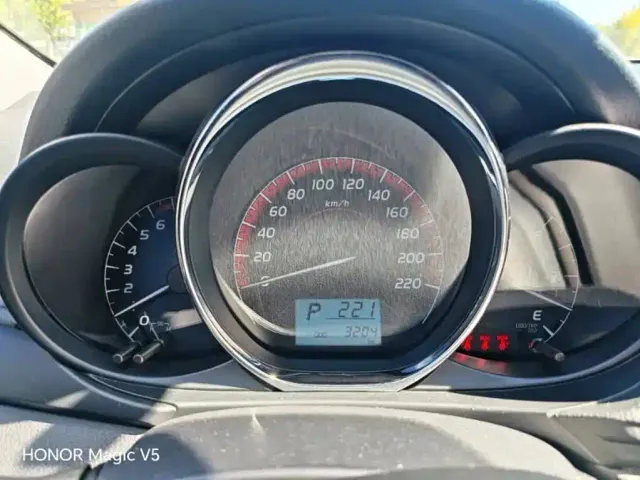Toyota Vios FS — Фото автомобиля 9