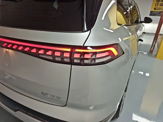 Dongfeng eπ 008 — Фото автомобиля 7