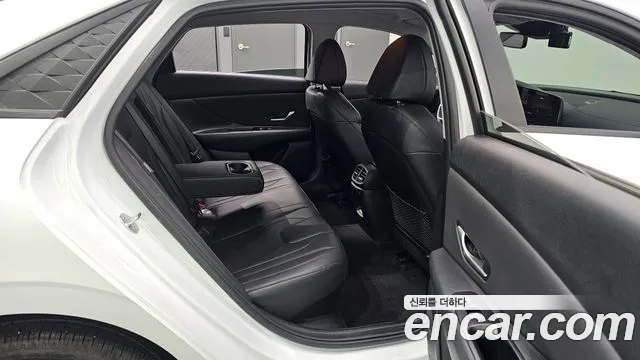 Hyundai Avante CN7 — Фото автомобиля 11