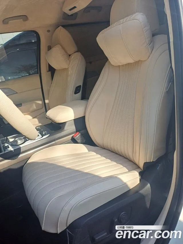 Kia Carnival Generation 4 — Фото автомобиля 3