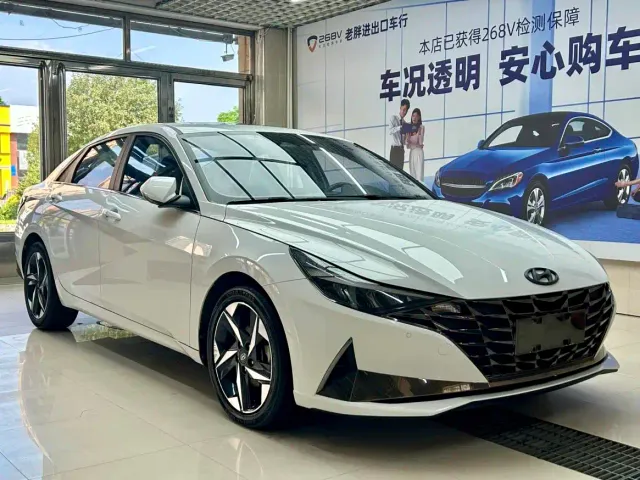 Hyundai Elantra — Фото автомобиля 3