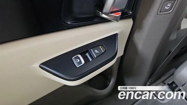 Kia Canival Carnival 4 поколение Бензин 9 мест Prestige — Фото автомобиля 19