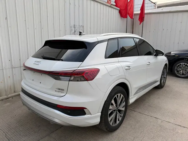 Audi Q4 e-tron — Фото автомобиля 7