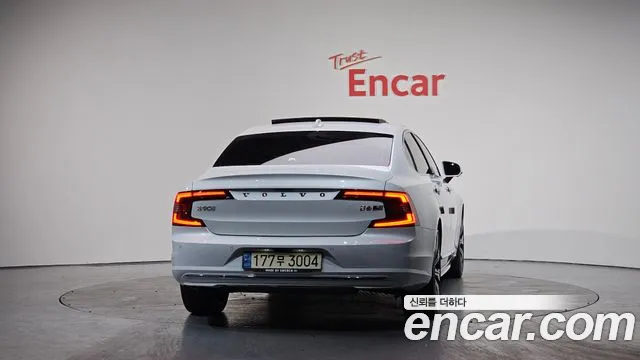 Вольво S90 — Фото автомобиля 4