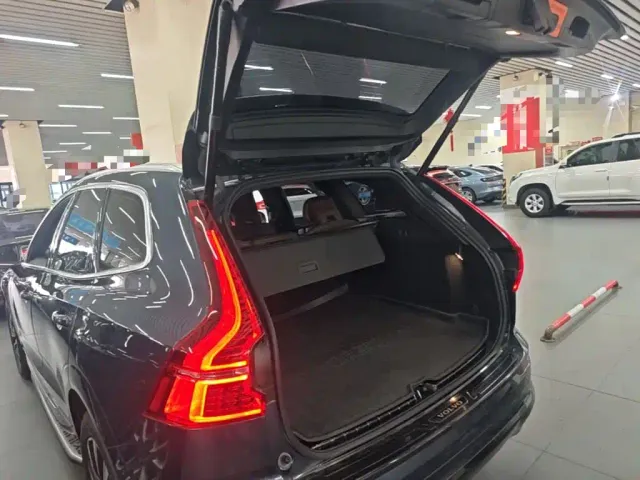 Volvo XC60 — Фото автомобиля 18