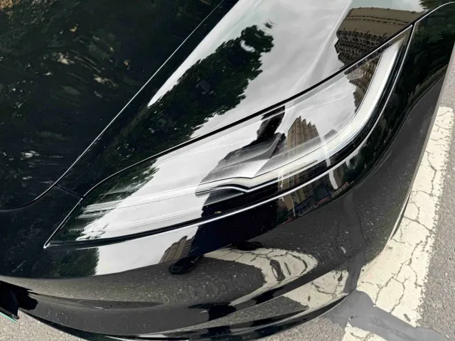 Tesla Model 3 — Фото автомобиля 3