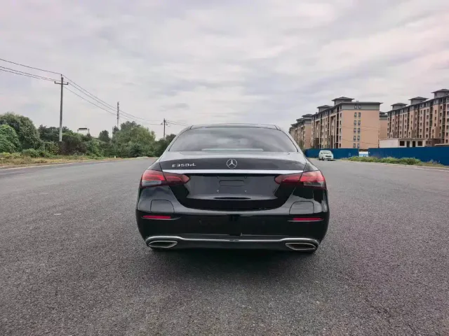 Mercedes-Benz E-Class — Фото автомобиля 5