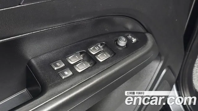 KG_Mobility_Ssangyong Rexton Новый Rexton Sport Khan Дизель 2.2 4WD — Фото автомобиля 27