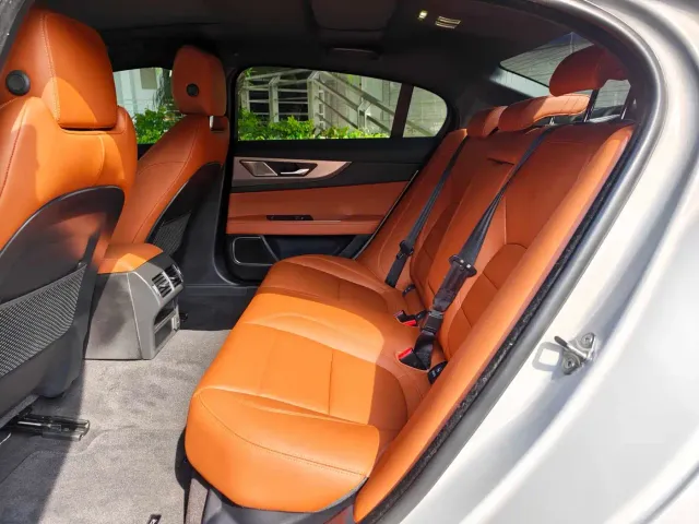 Jaguar XEL — Фото автомобиля 7