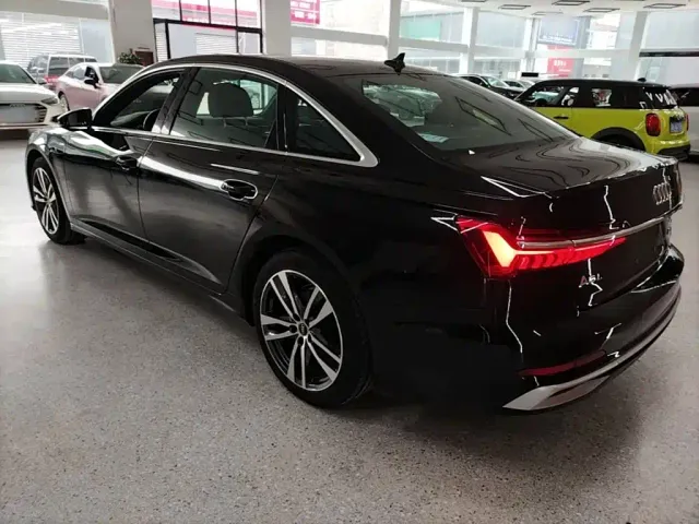 Audi A6L — Фото автомобиля 4