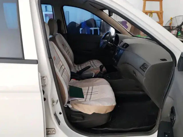 Wuling Hongguang — Фото автомобиля 8