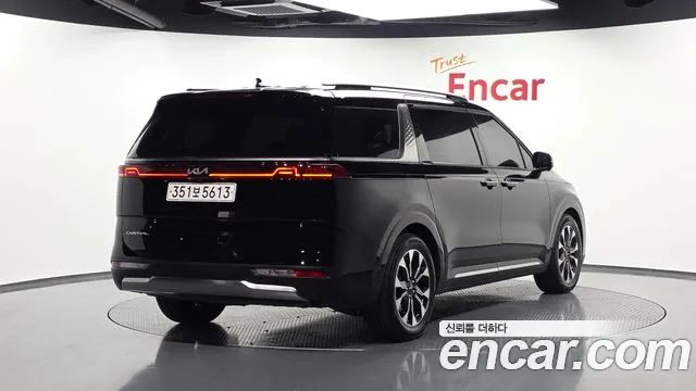 Kia Canival Carnival 4 поколение Бензин 7 мест Signature — Фото автомобиля 2