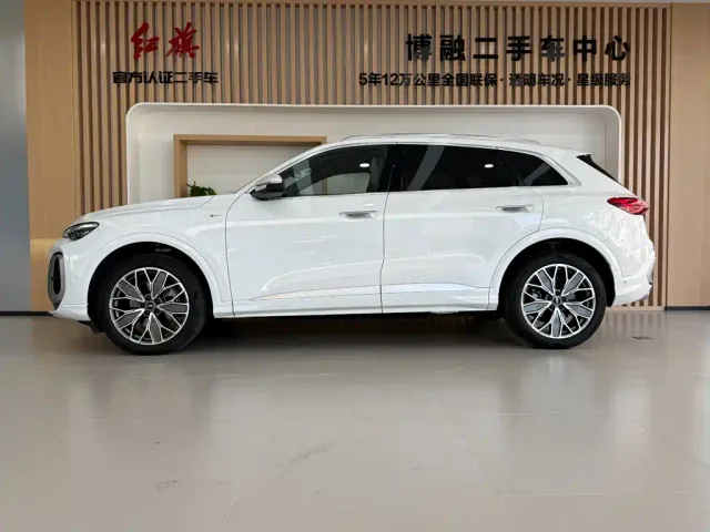 Audi Q5L — Фото автомобиля 2