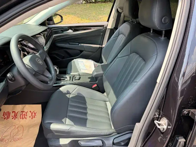 Volkswagen Passat — Фото автомобиля 8