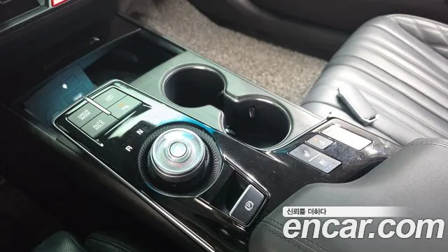 Kia K8 Hybrid — Фото автомобиля 12