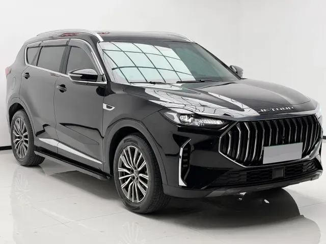 Jetour X70 Plus — Фото автомобиля 3