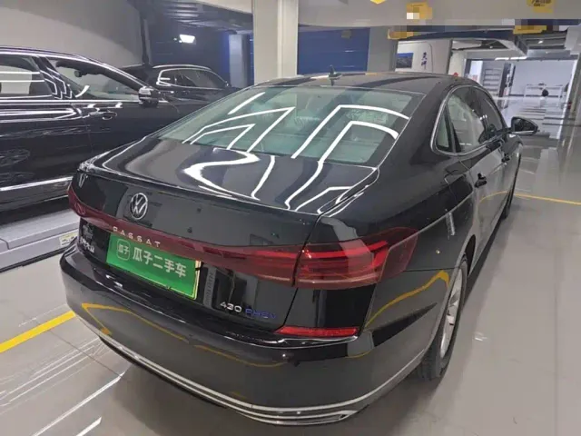 Volkswagen Passat — Фото автомобиля 6