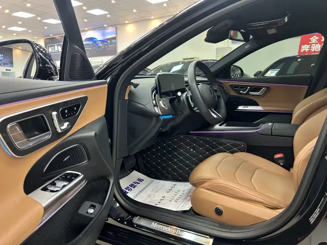 Mercedes-Benz E-Class — Фото автомобиля 5