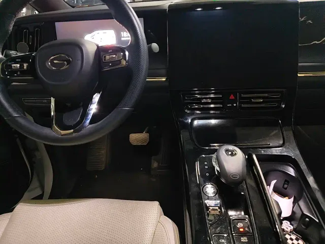 GAC Trumpchi M8 — Фото автомобиля 6