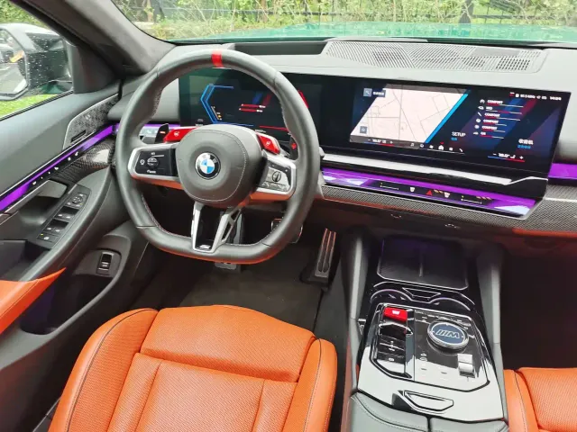 BMW M5 — Фото автомобиля 24