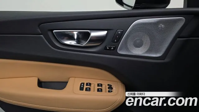 Volvo XC60 Generation 2 — Фото автомобиля 27