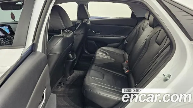 Hyundai Avante CN7 — Фото автомобиля 12