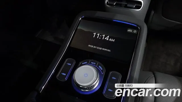 Genesis G90 Бензин 3.5 Turbo e-S/C AWD — Фото автомобиля 25