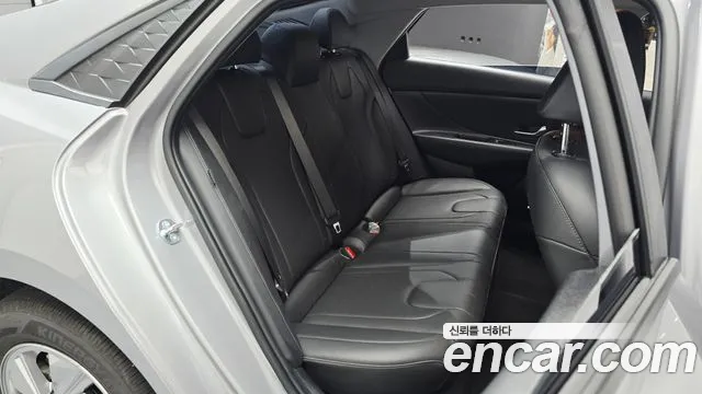 Hyundai AVANTE Новый Avante (CN7) — Фото автомобиля 11
