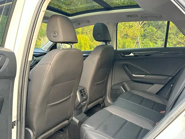 Volkswagen T-Roc — Фото автомобиля 7