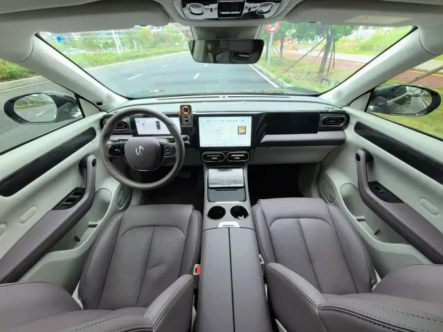 Leapmotor C11 — Фото автомобиля 16