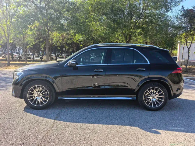 Mercedes-Benz GLE-Class — Фото автомобиля 3