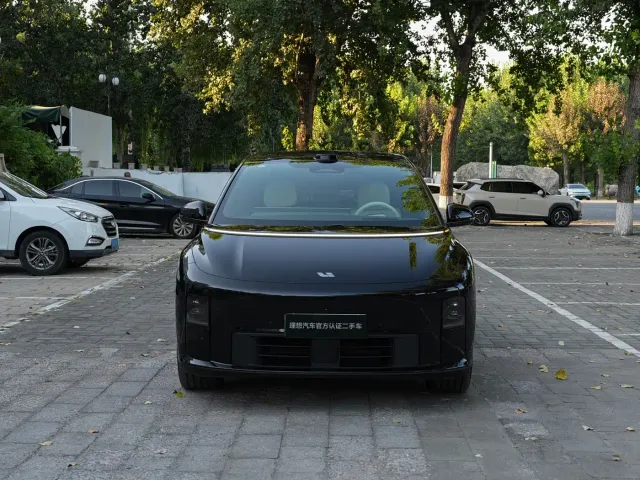 Li Auto i6 — Фото автомобиля 2